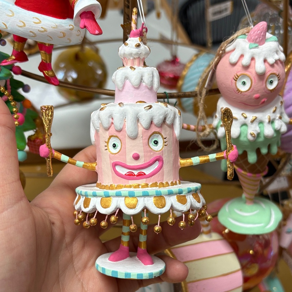 Cakey  Ornament– Glitterville
